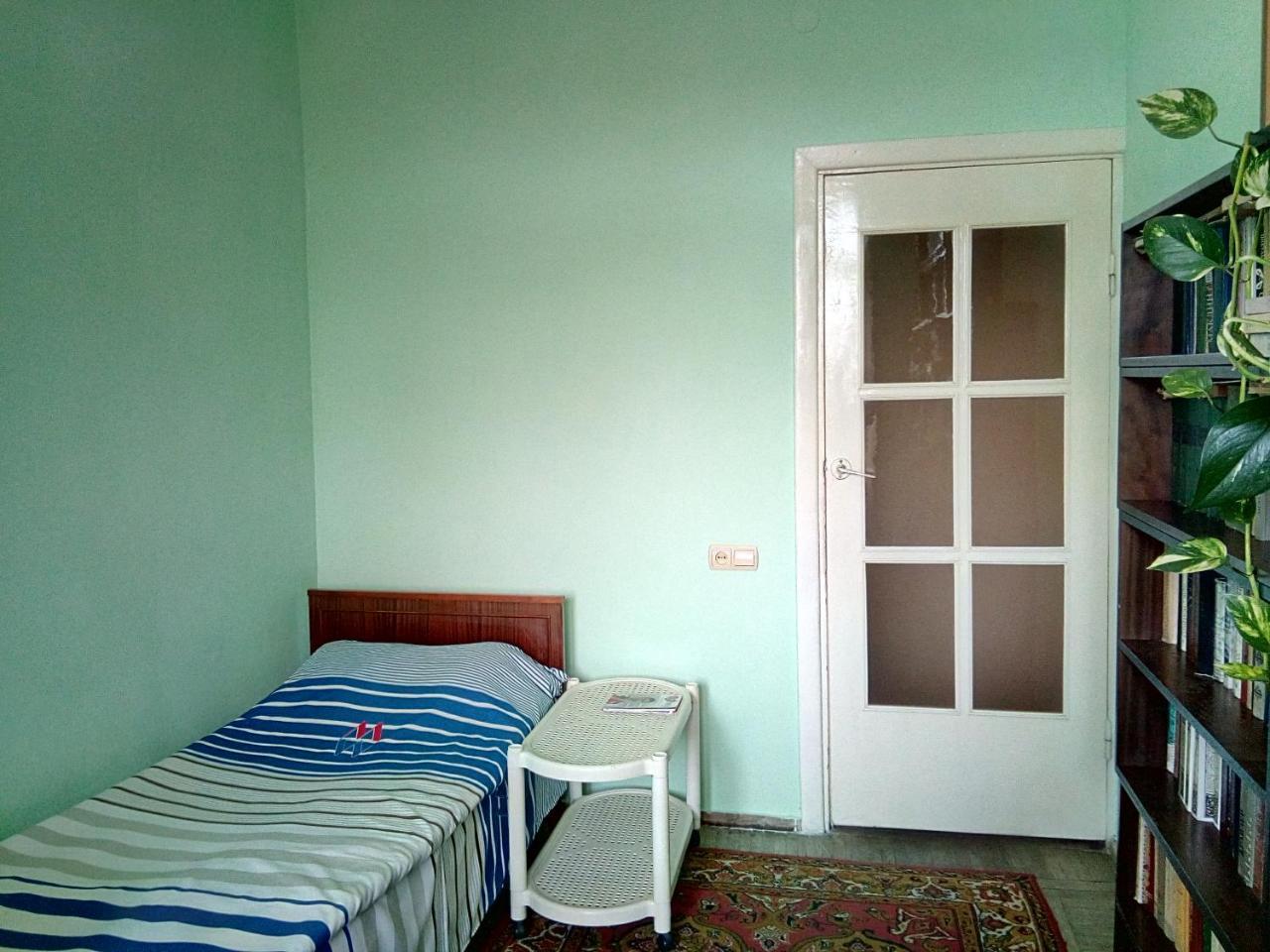 Room In The Centre Ереван Екстериор снимка