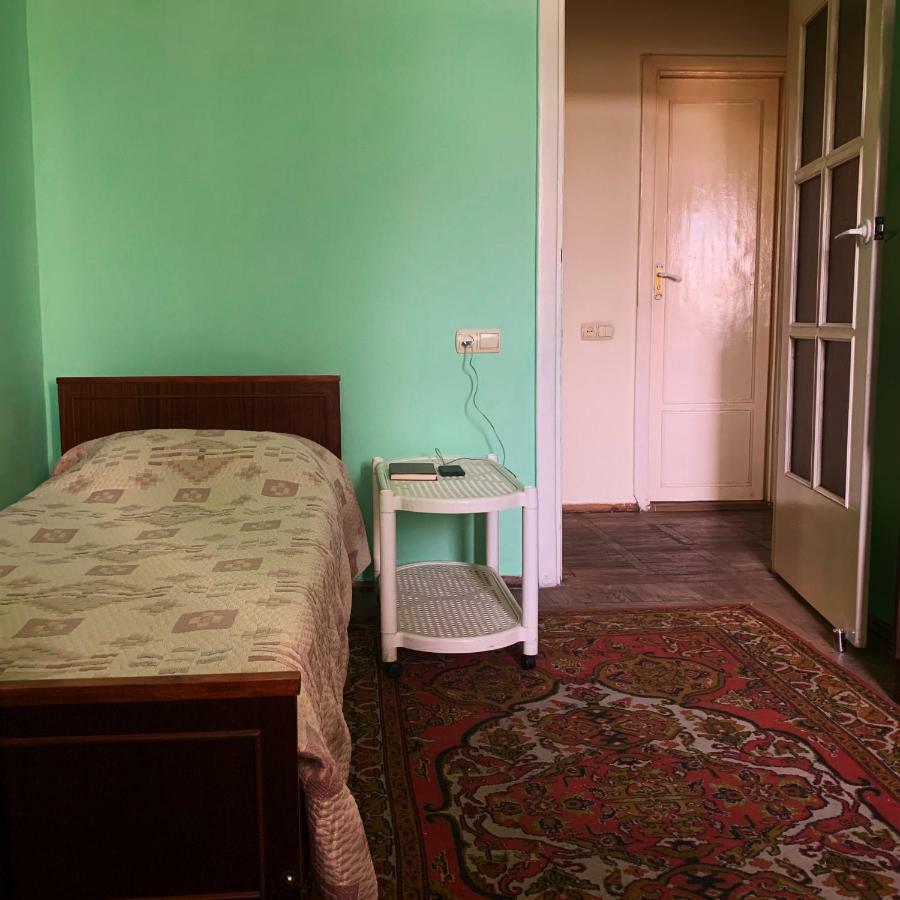 Room In The Centre Ереван Екстериор снимка